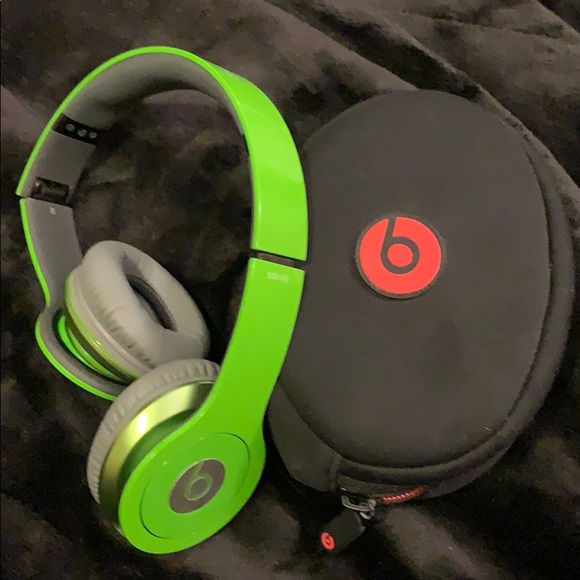 Beats Solo by dr. Dre - Picture 1 of 4